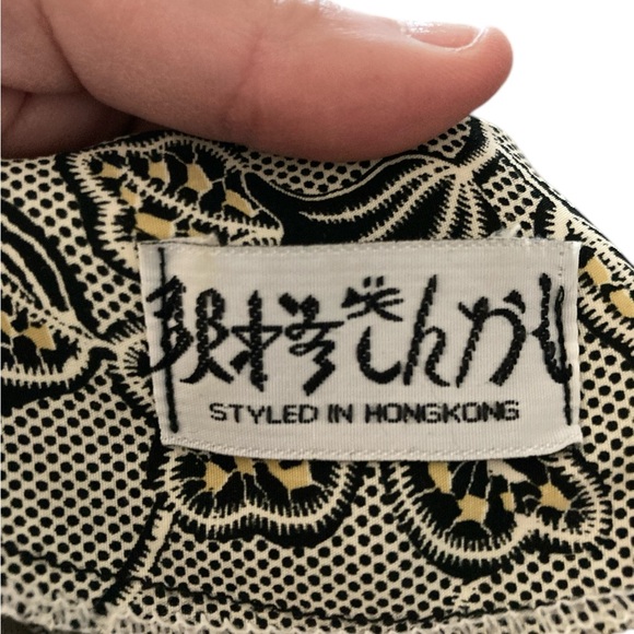 Vintage Floral Top-Made in Hong Kong Top- size Large- Gorgeous Print - Picture 6 of 6